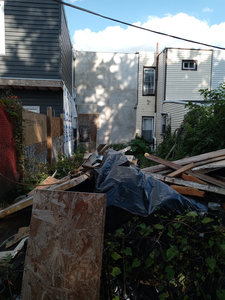 Photographic documentation of the work as submitted to the city's 311 record.