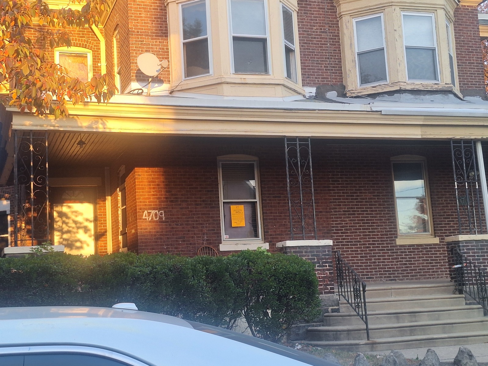 Photographic documentation of the work as submitted to the city's 311 record.