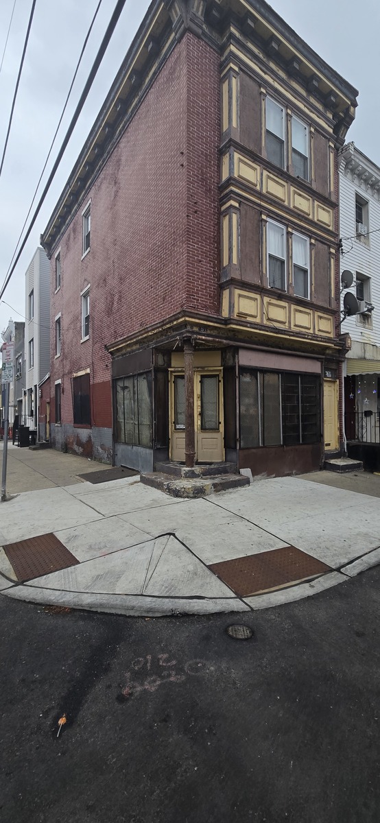 Photographic documentation of the work as submitted to the city's 311 record.