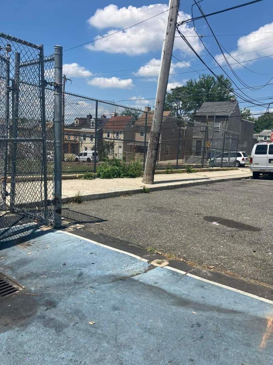 Photographic documentation of the work as submitted to the city's 311 record.