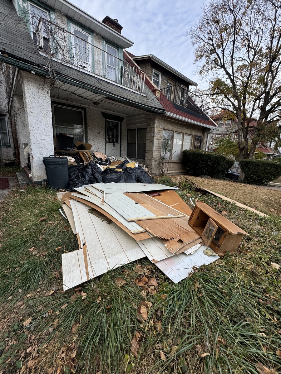 Photographic documentation of the work as submitted to the city's 311 record.