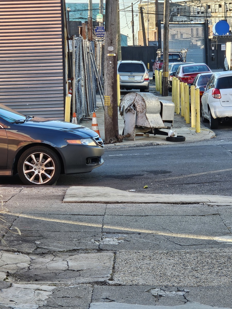 Photographic documentation of the work as submitted to the city's 311 record.