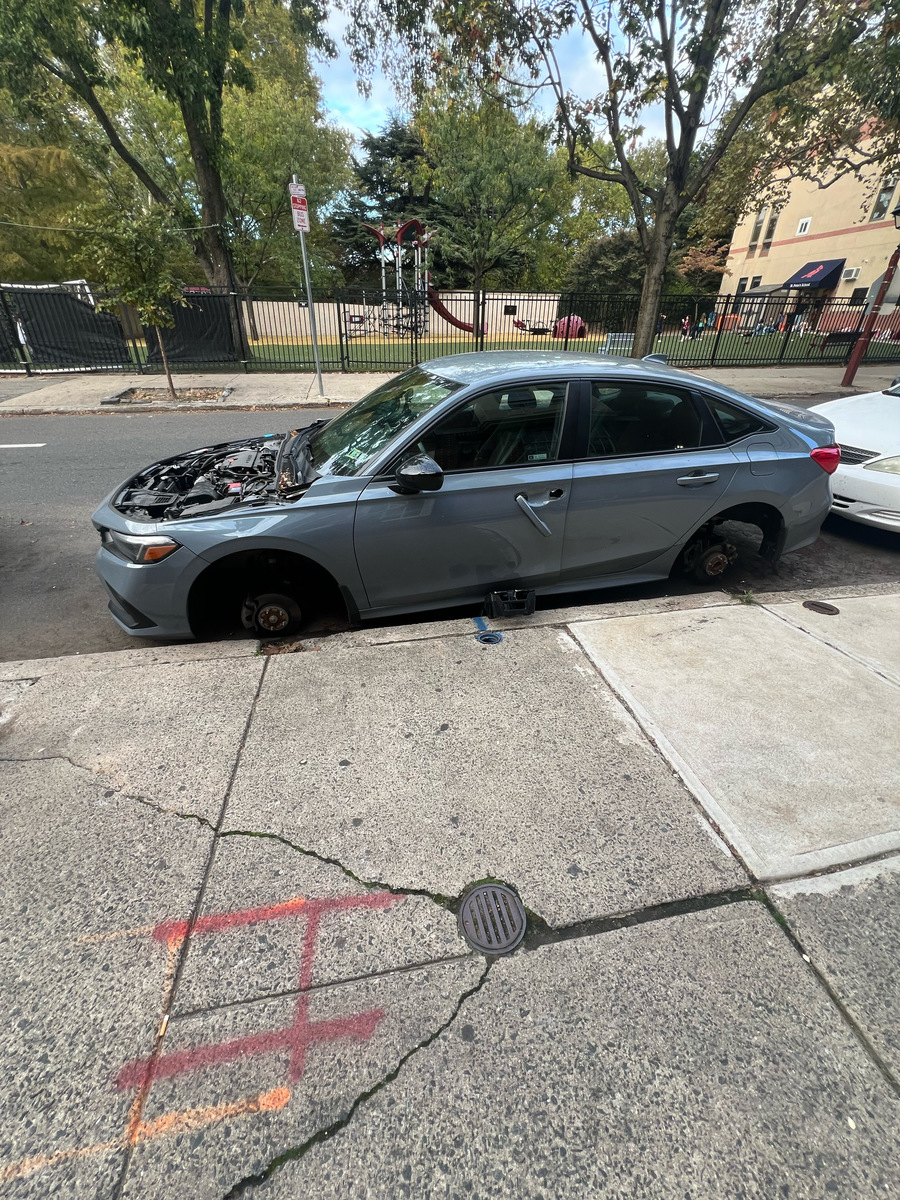 Photographic documentation of the work as submitted to the city's 311 record.