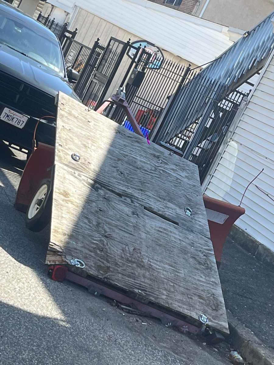 Photographic documentation of the work as submitted to the city's 311 record.