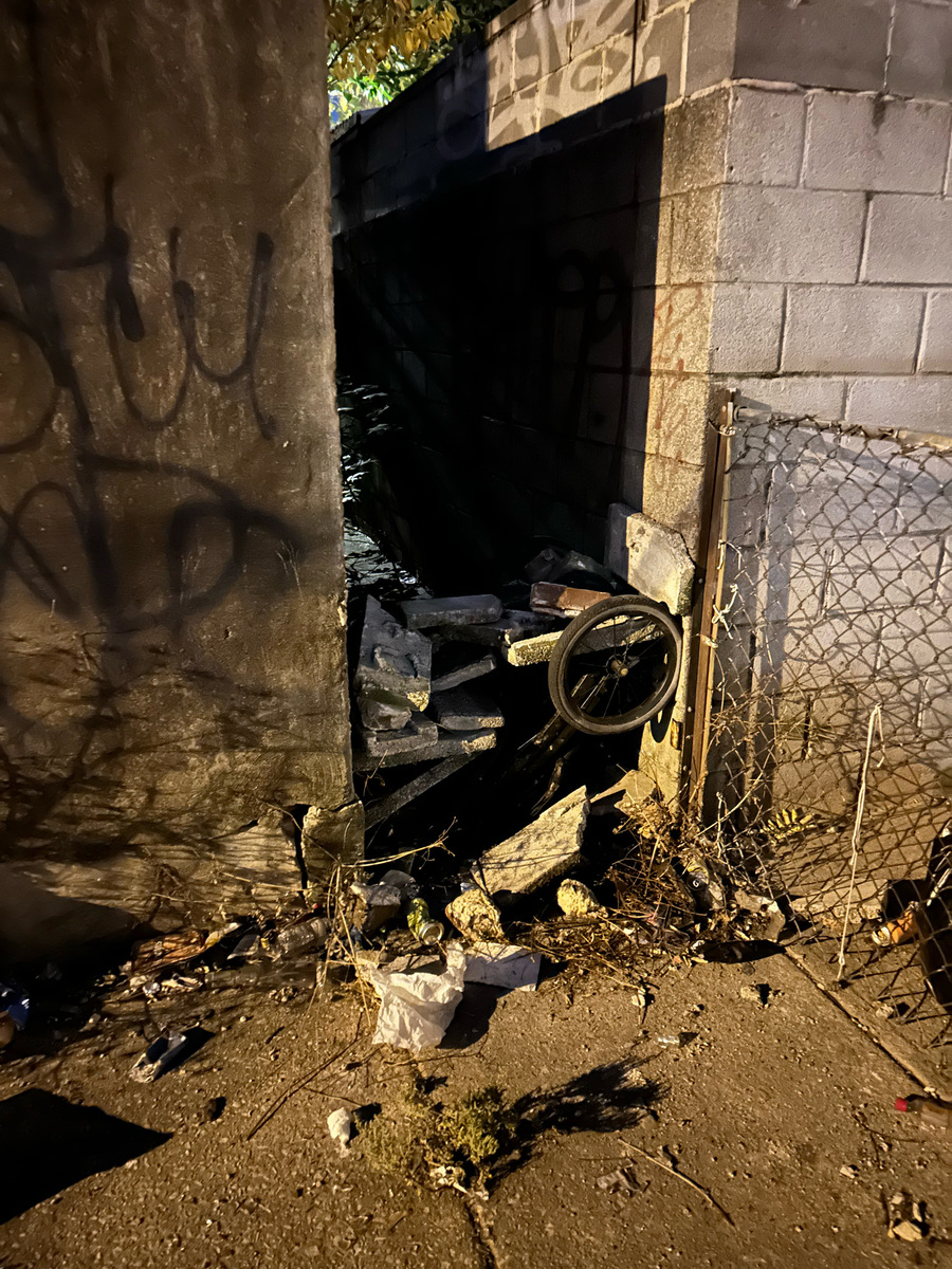 Photographic documentation of the work as submitted to the city's 311 record.