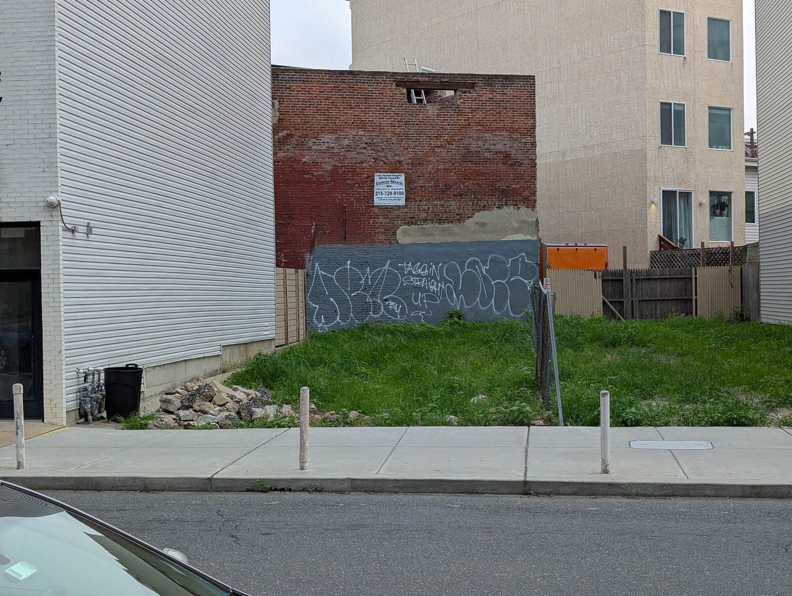 Documentation of Untitled (Graffiti) — Francisville, as submitted to Philadelphia 311.