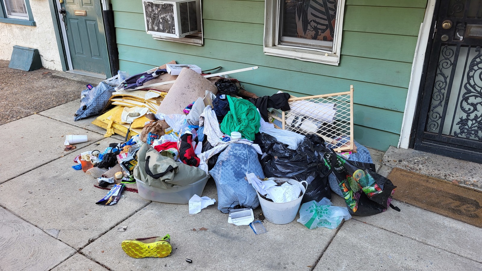 Photographic documentation of the work as submitted to the city's 311 record.