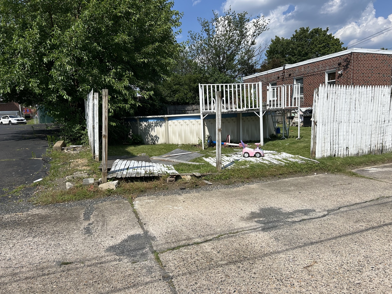 Photographic documentation of the work as submitted to the city's 311 record.