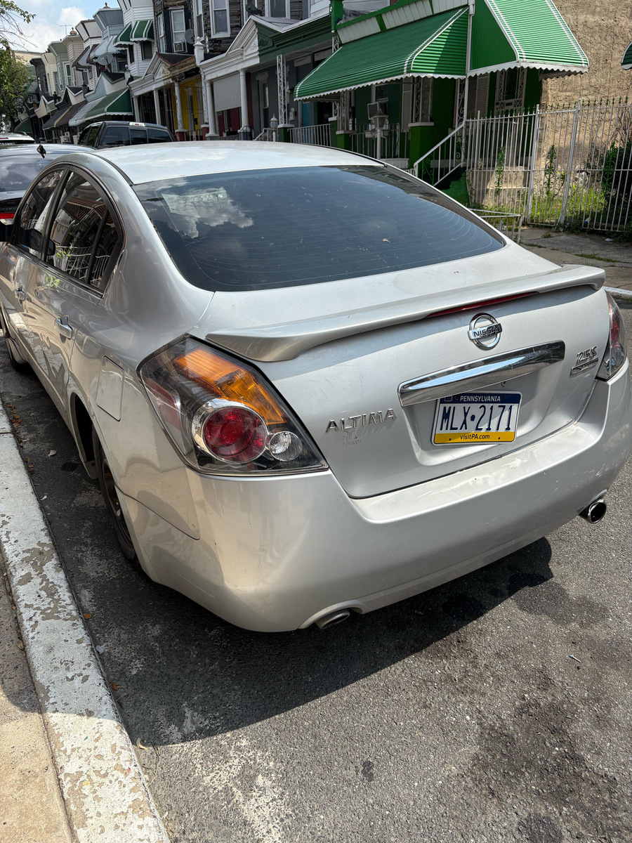Photographic documentation of the work as submitted to the city's 311 record.