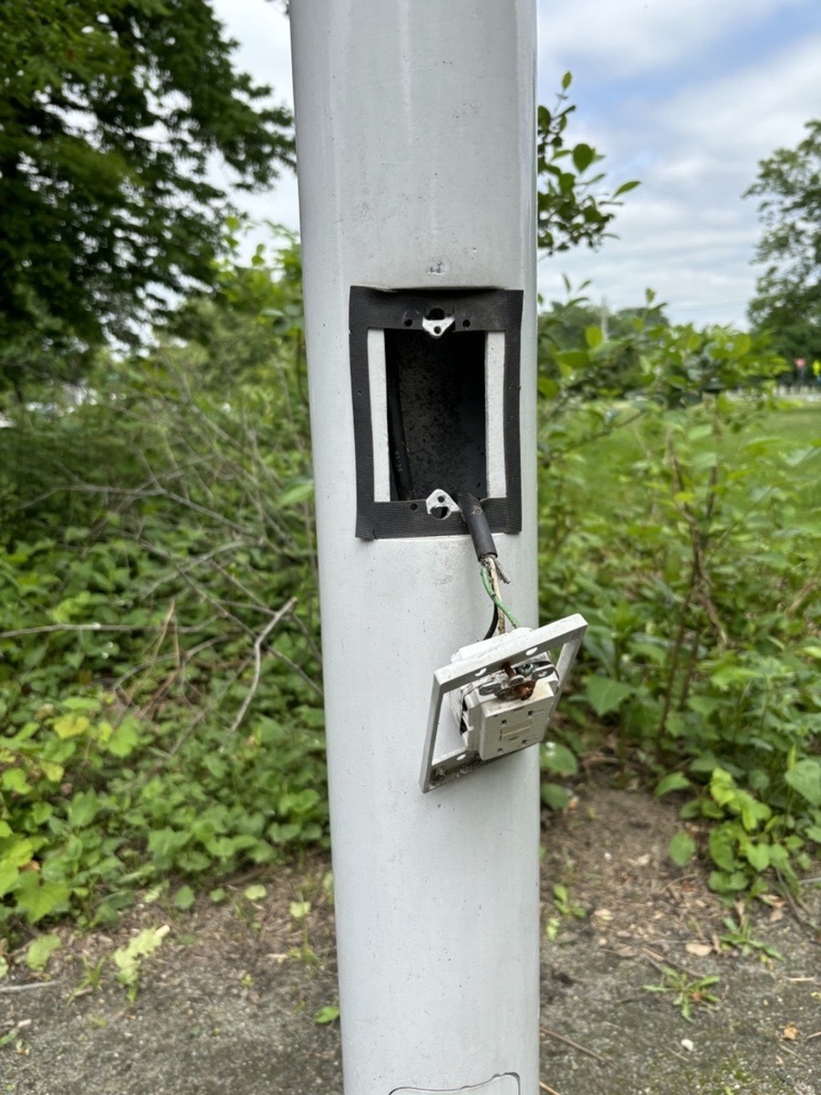 Photographic documentation of the work as submitted to the city's 311 record.