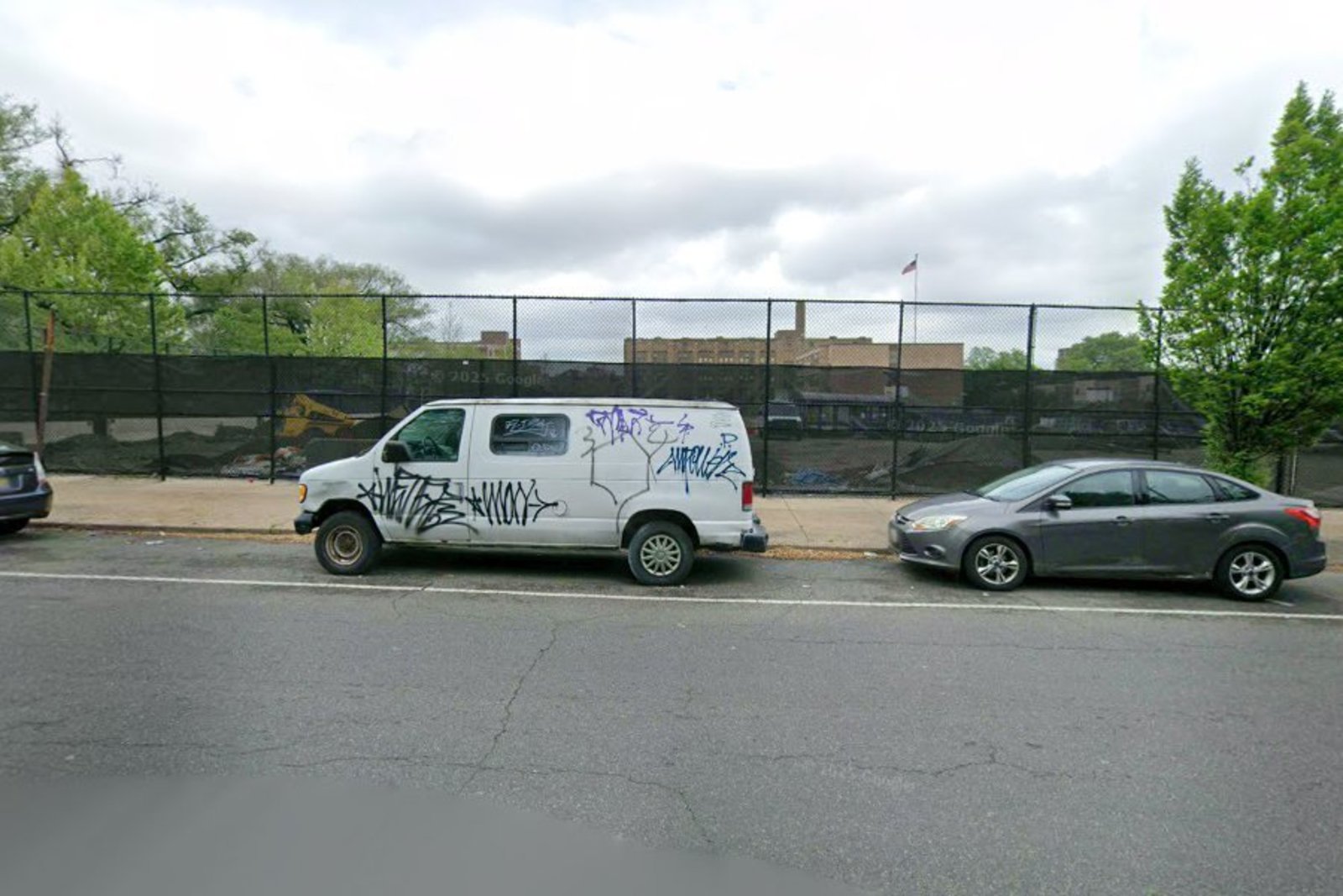 Photographic documentation of the work as submitted to the city's 311 record.