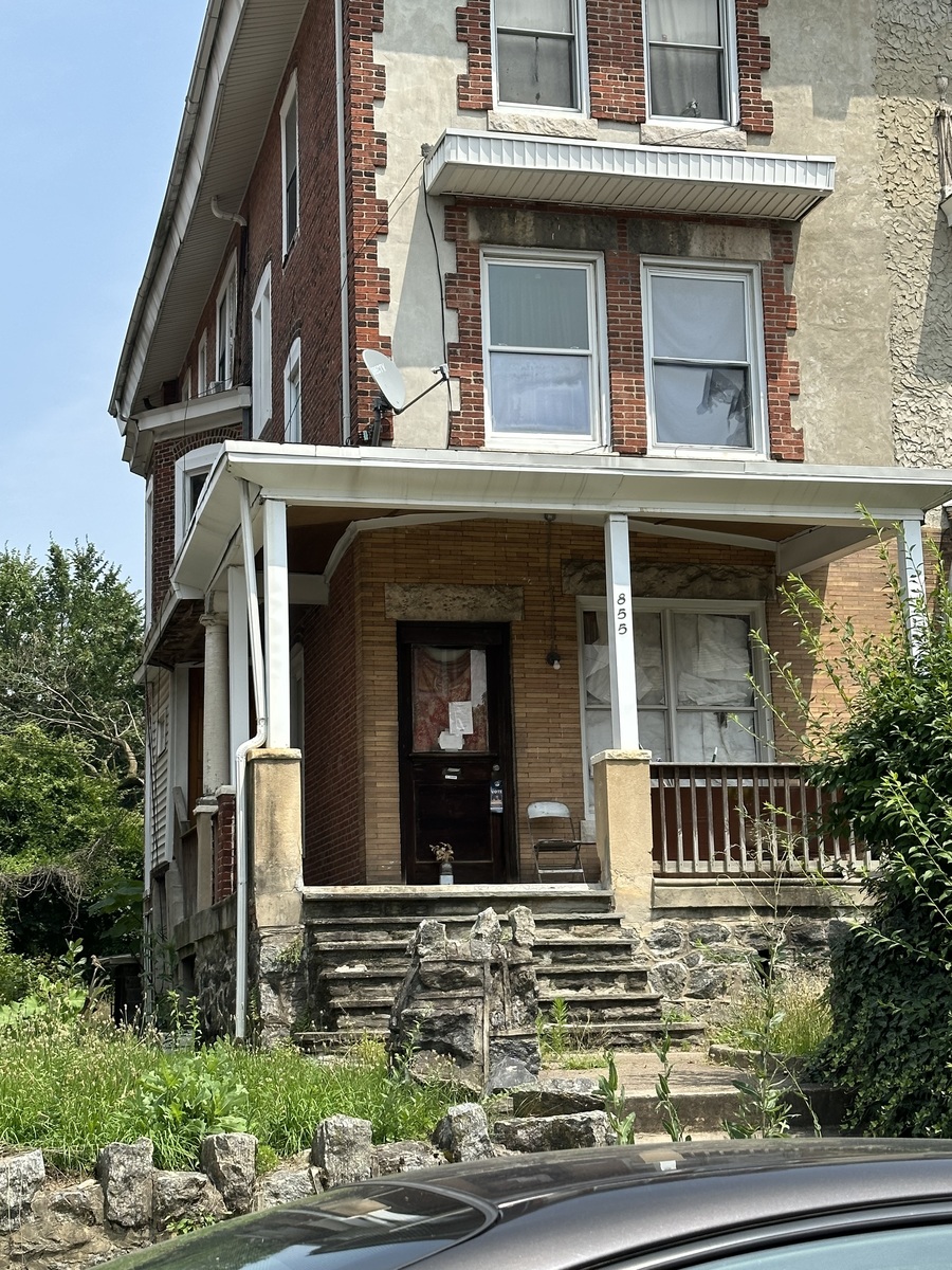 Photographic documentation of the work as submitted to the city's 311 record.