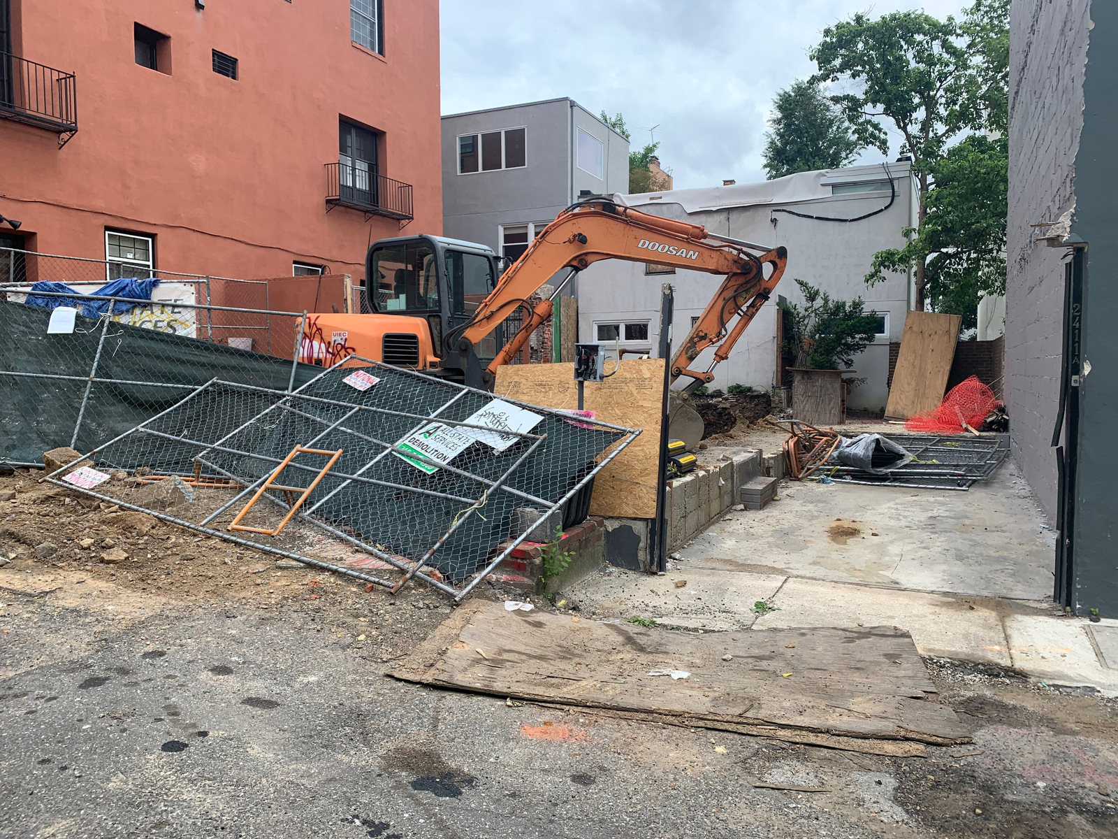 Photographic documentation of the work as submitted to the city's 311 record.