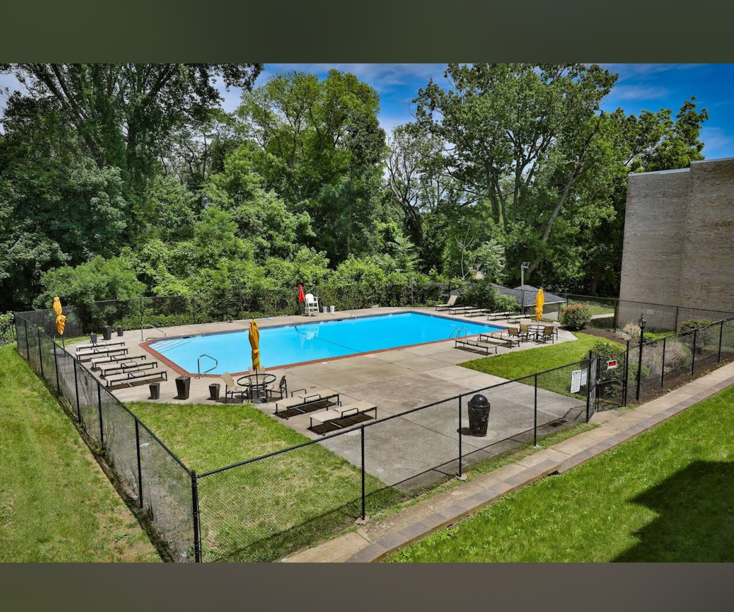 Photographic documentation of the work as submitted to the city's 311 record.