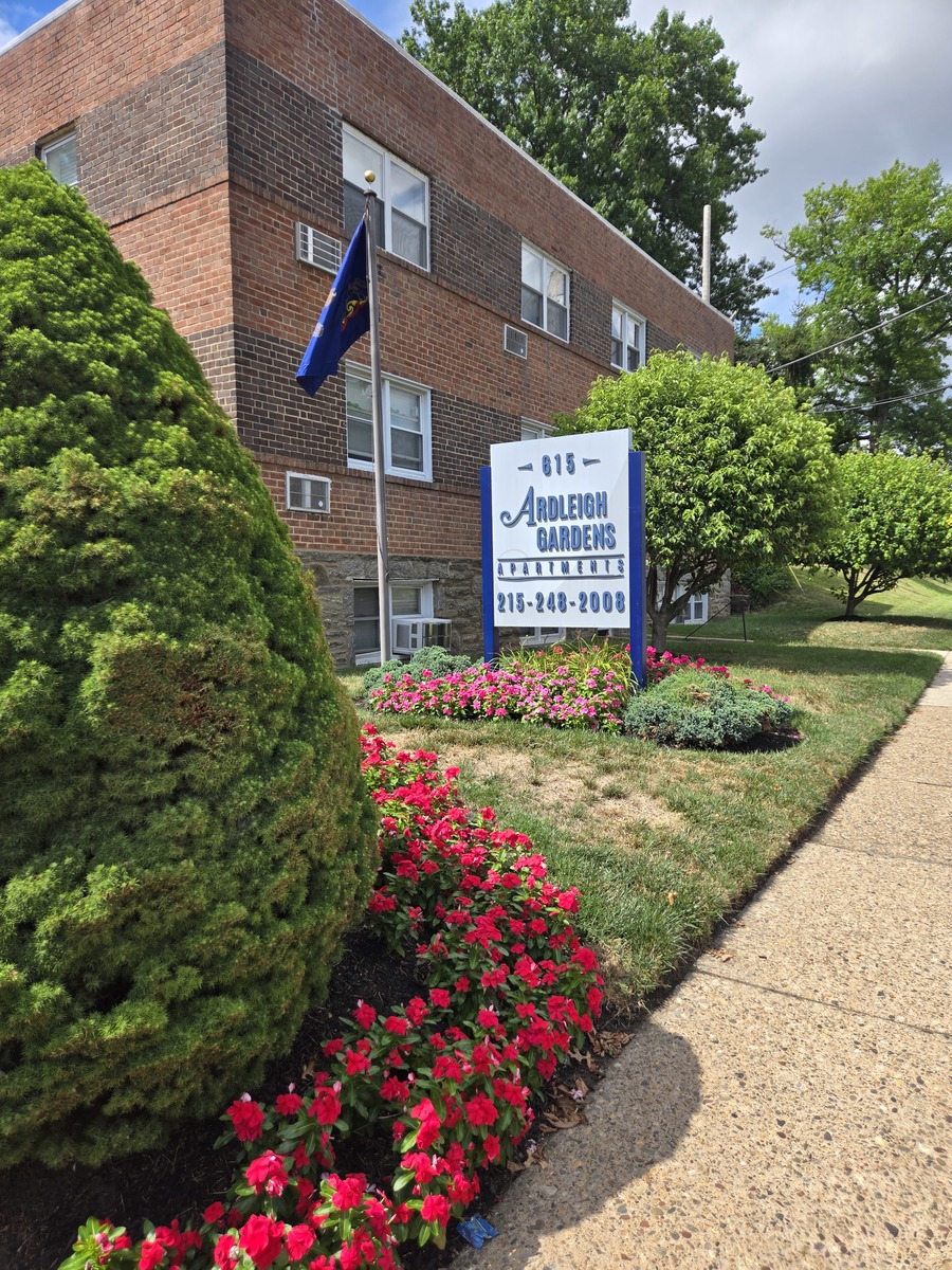 Photographic documentation of the work as submitted to the city's 311 record.