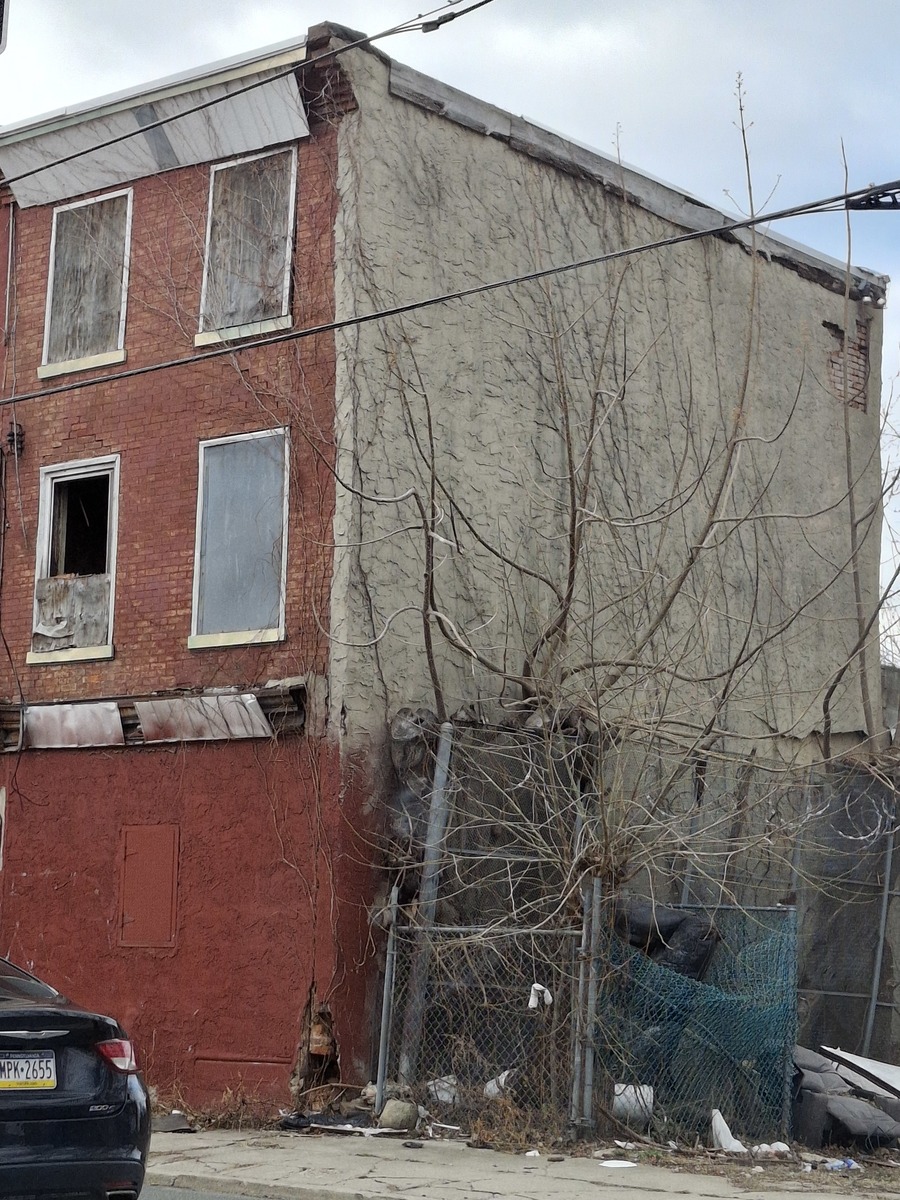 Photographic documentation of the work as submitted to the city's 311 record.