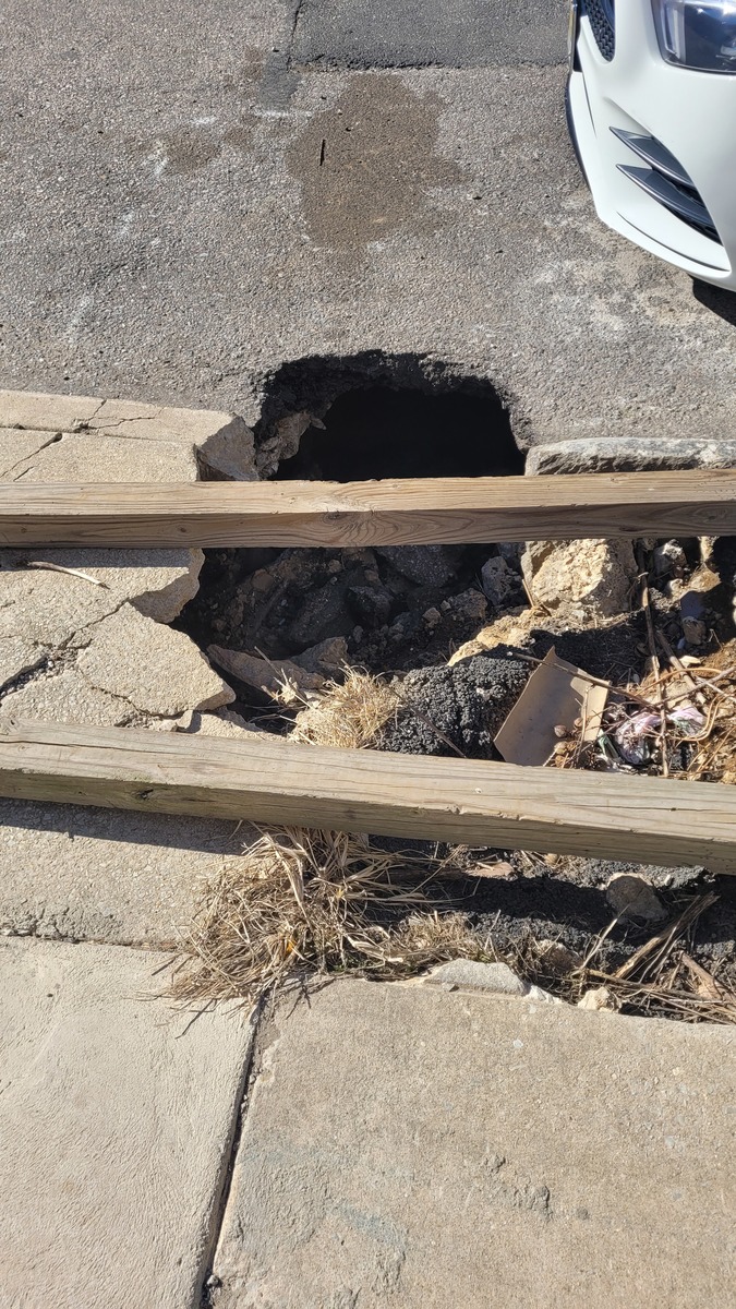 Photographic documentation of the work as submitted to the city's 311 record.