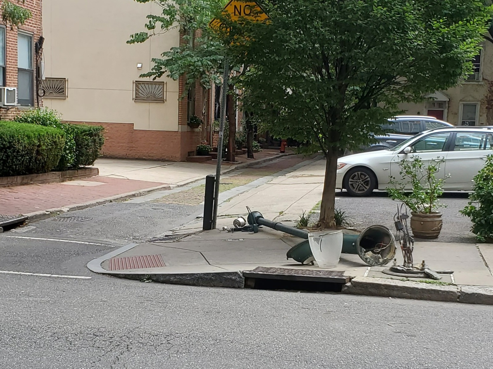 Photographic documentation of the work as submitted to the city's 311 record.