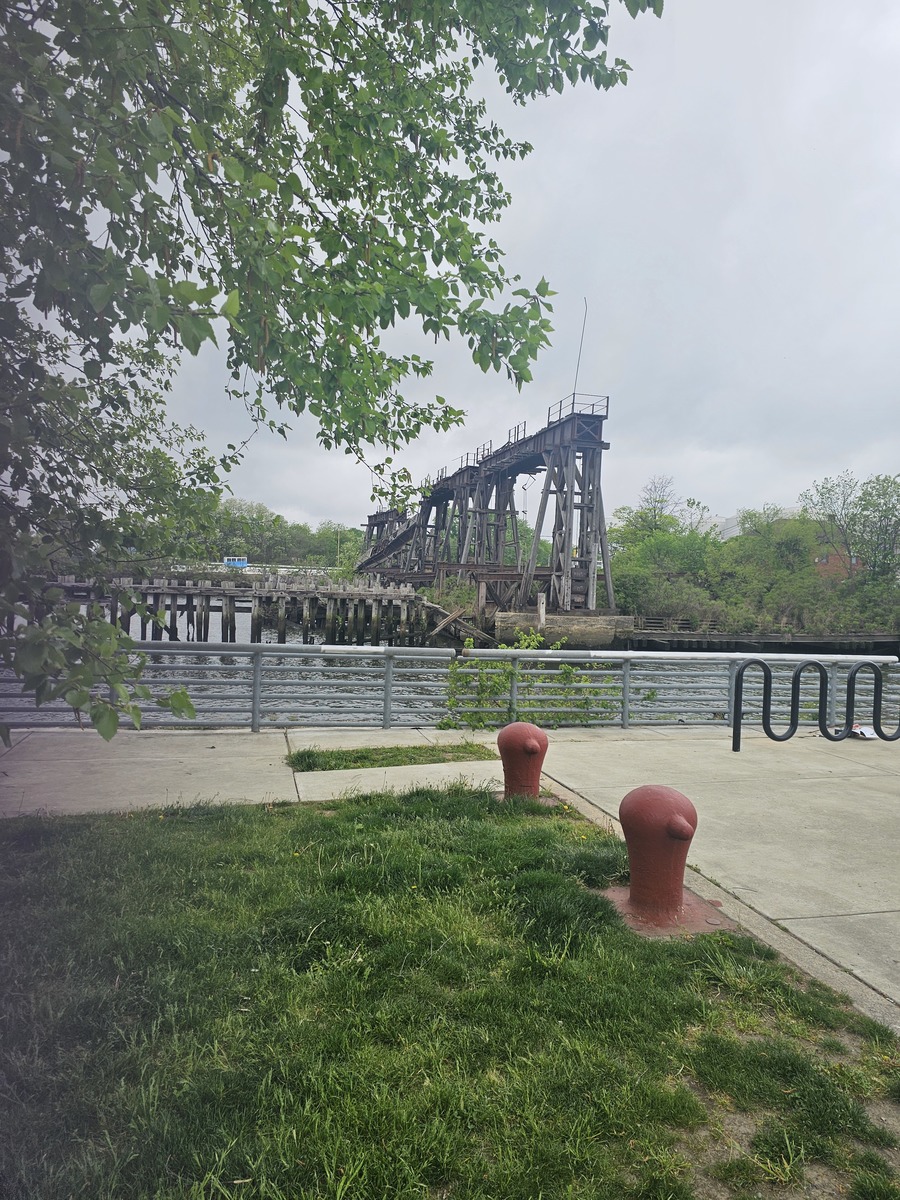 Photographic documentation of the work as submitted to the city's 311 record.