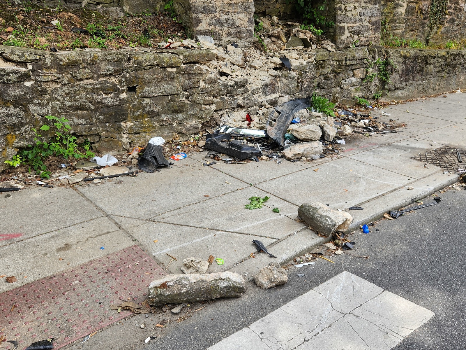 Photographic documentation of the work as submitted to the city's 311 record.