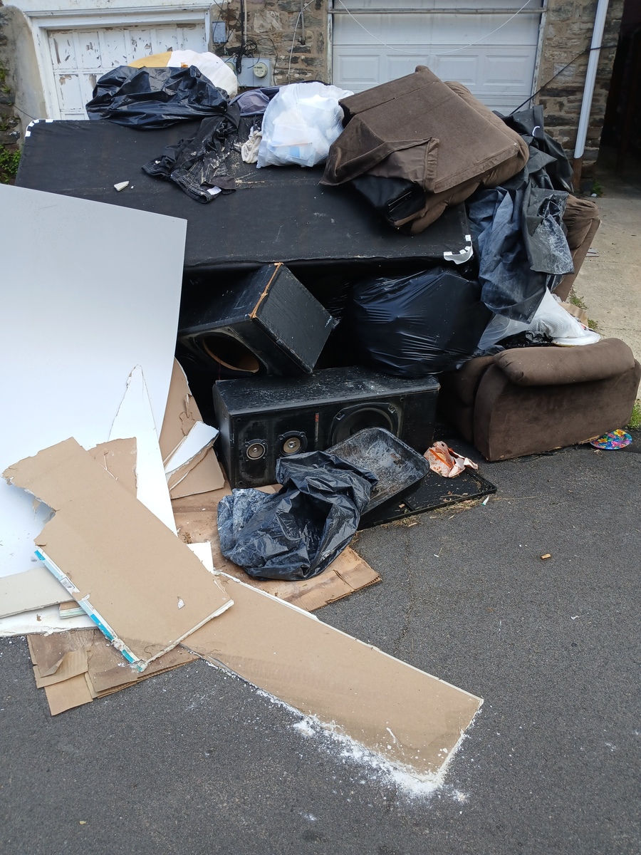 Photographic documentation of the work as submitted to the city's 311 record.