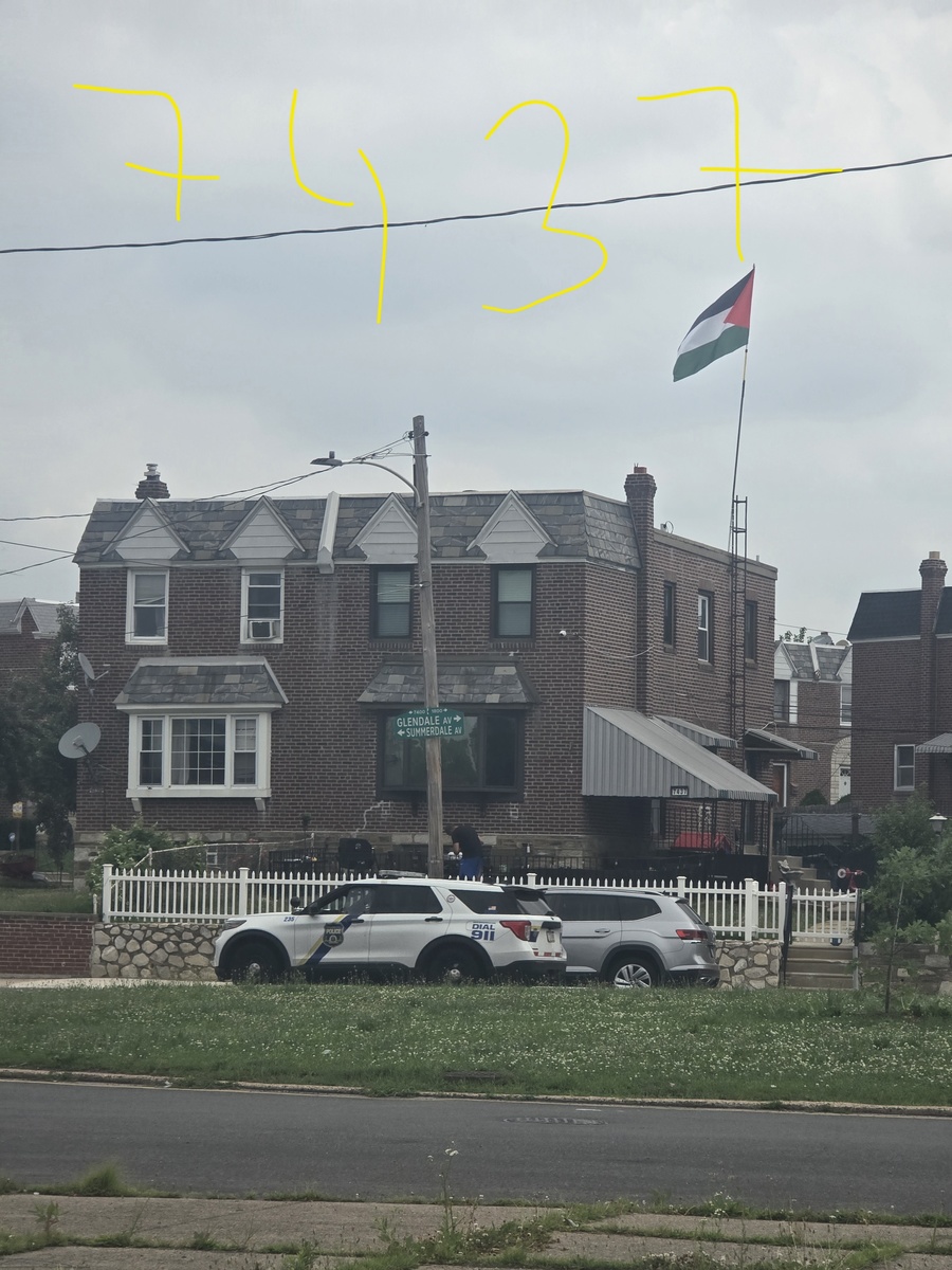 Documentation of Untitled (License Complaint) — Rhawnhurst, as submitted to Philadelphia 311.