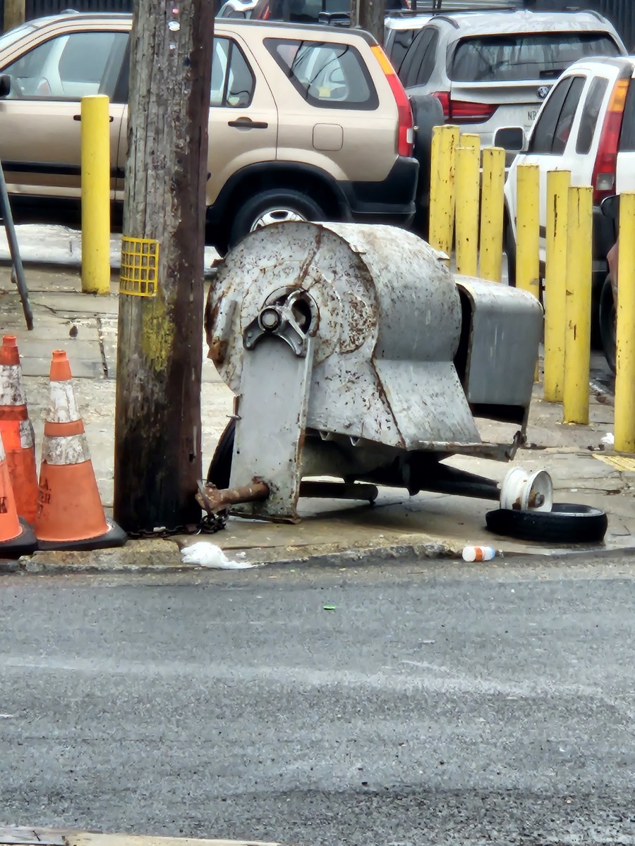 Photographic documentation of the work as submitted to the city's 311 record.