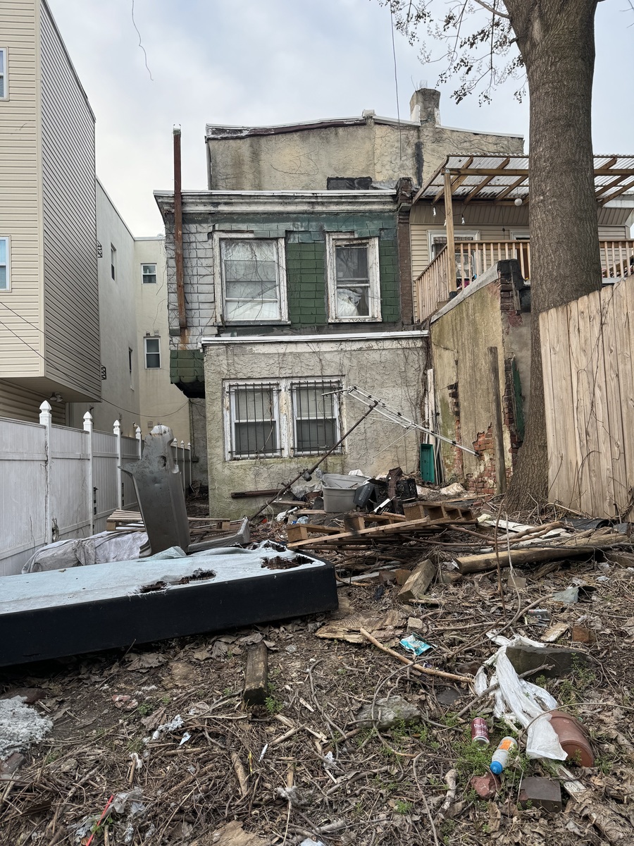 Photographic documentation of the work as submitted to the city's 311 record.