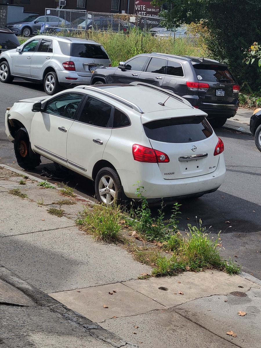 Photographic documentation of the work as submitted to the city's 311 record.