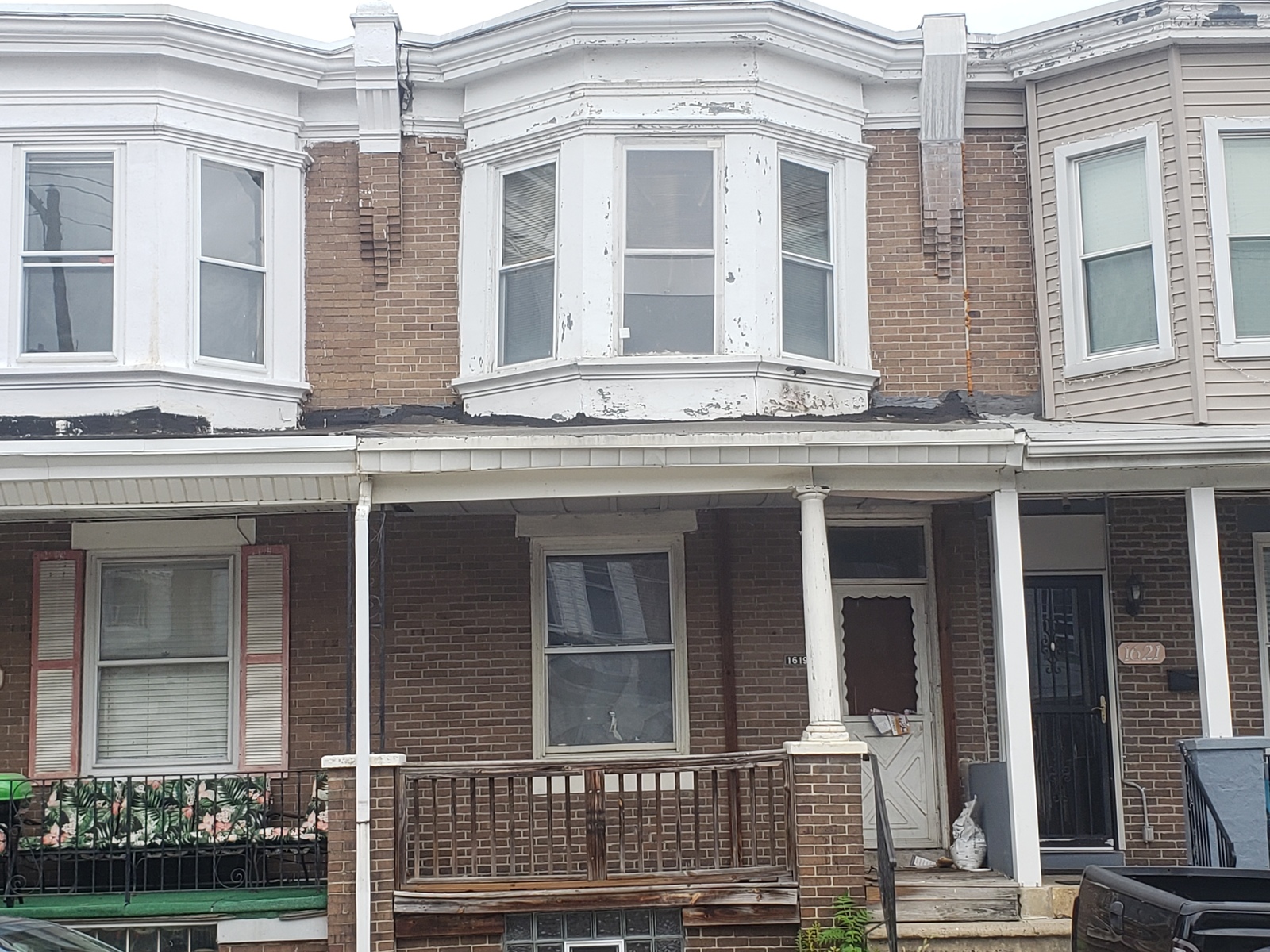 Photographic documentation of the work as submitted to the city's 311 record.
