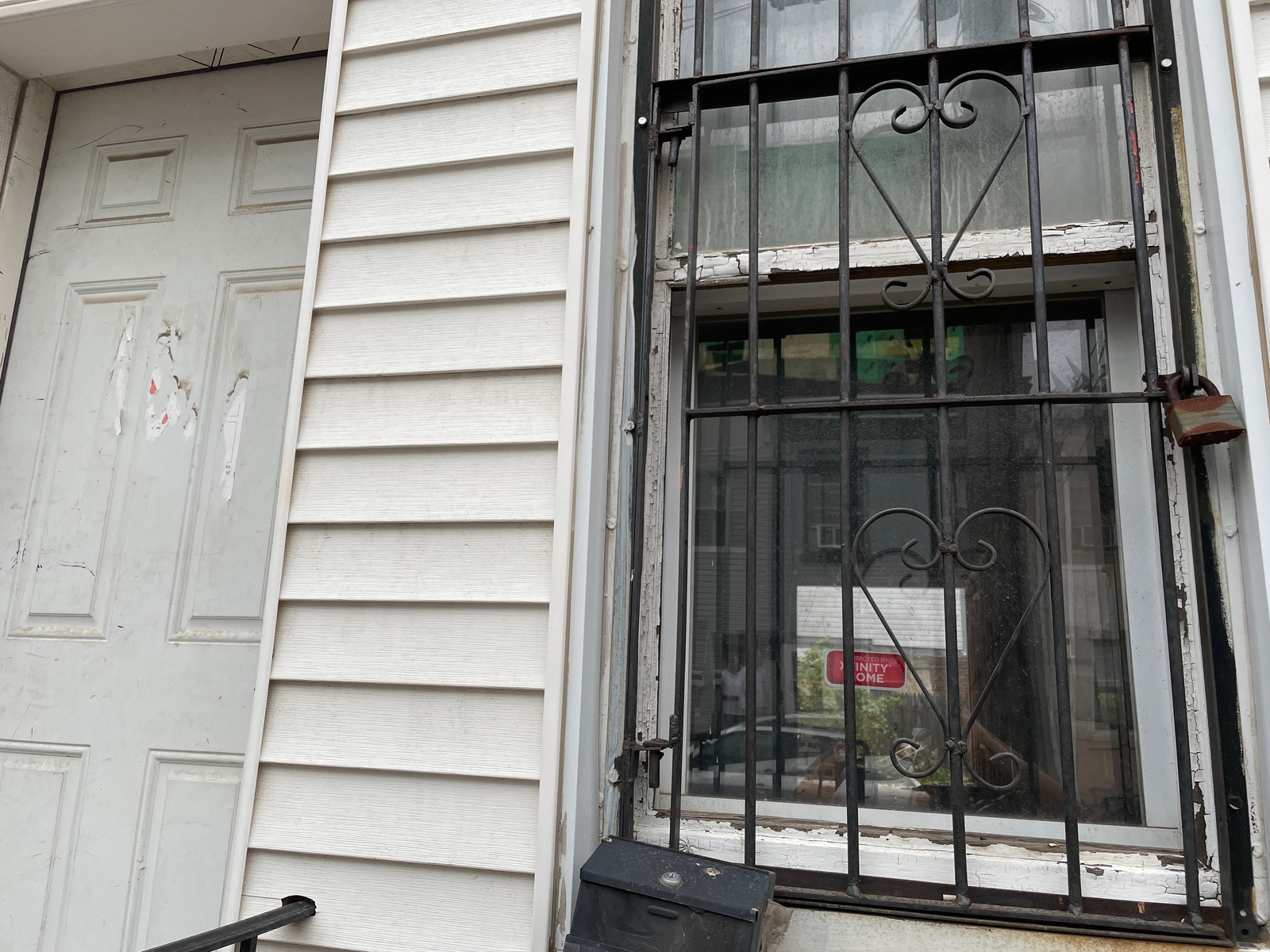 Photographic documentation of the work as submitted to the city's 311 record.